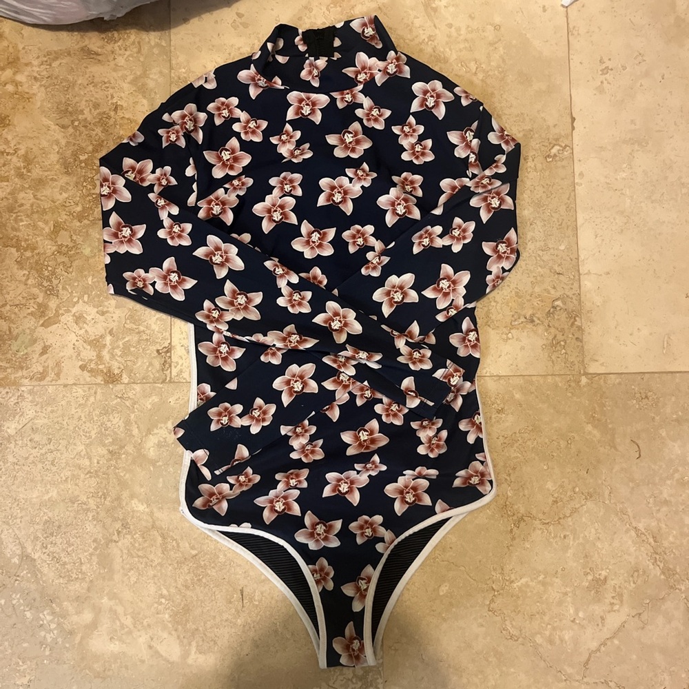 ACACIA EHUKAI ONE PIECE
